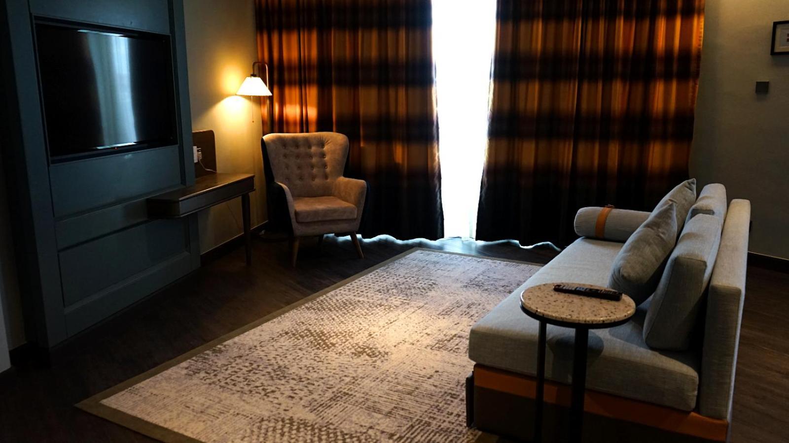 The George Penang By The Crest Collection Hotel George Town Exterior photo A room at the hotel